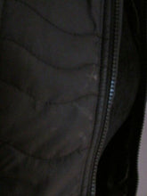 Load image into Gallery viewer, The North Face Women's Black Quilt pattern Poly Nylon Jacket Size S/P MR 672829
