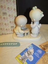 Load image into Gallery viewer, Precious Moments Thumb-body Loves You 1990 Samuel Butcher Figurine 521698 w/ box
