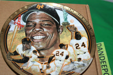 Load image into Gallery viewer, The Great Willie Mays Tanenbaum Hamilton Collection 1993 23K gold rim Plate

