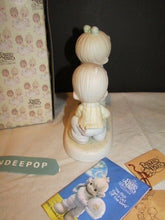Load image into Gallery viewer, Precious Moments Thumb-body Loves You 1990 Samuel Butcher Figurine 521698 w/ box
